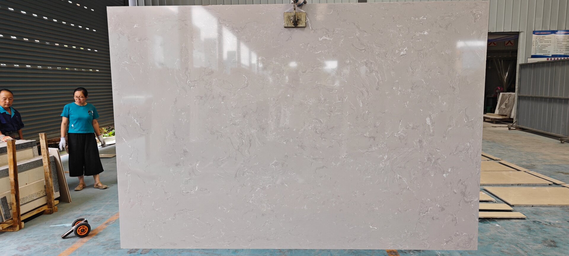 人造石、石英石與天然大理石批發(fā)的比較與選擇